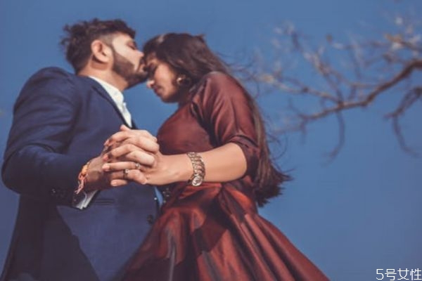 男人絕情提出分手后還會找你嗎 男友提出分手很絕情 男人絕情提出分手后還會找你嗎 男友提出分手很絕情