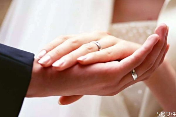 丈夫嫌棄妻子的表現(xiàn) 嫌棄妻子的丈夫表現(xiàn) 丈夫嫌棄妻子的表現(xiàn) 嫌棄妻子的丈夫表現(xiàn)