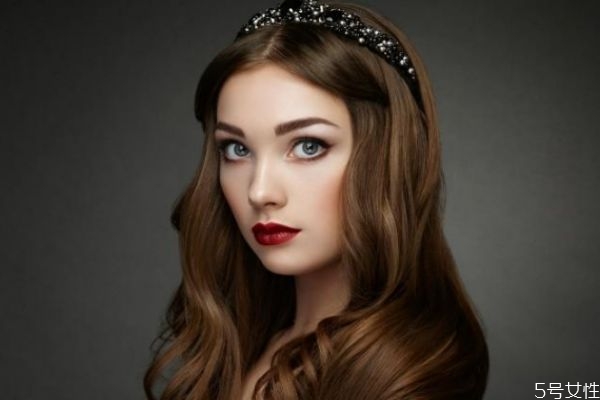 為什么頭發(fā)打薄后發(fā)質(zhì)不好了 頭發(fā)打薄是不是就短了 為什么頭發(fā)打薄后發(fā)質(zhì)不好了 頭發(fā)打薄是不是就短了