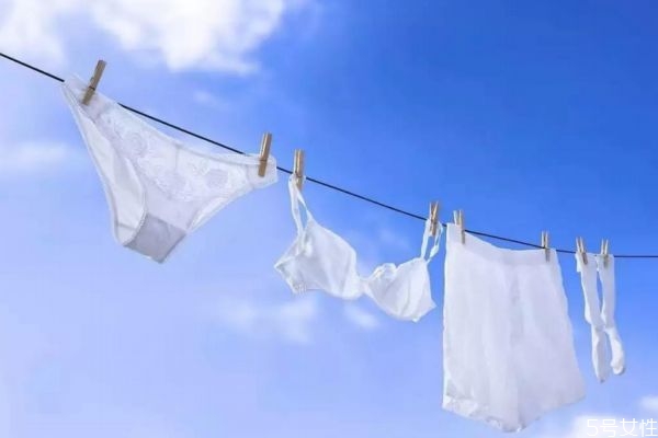 內(nèi)衣怎么才算不空杯 內(nèi)衣選全罩杯好還是半罩杯好 內(nèi)衣怎么才算不空杯 內(nèi)衣選全罩杯好還是半罩杯好