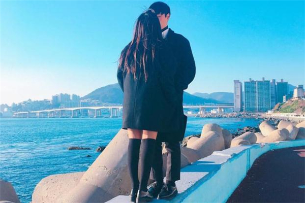 情商低的女人適合結(jié)婚嗎 情商低的女人能娶嗎 情商低的女人適合結(jié)婚嗎 情商低的女人能娶嗎