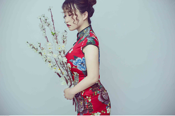 怎樣根據(jù)年齡選旗袍 常見的旗袍款式有哪些