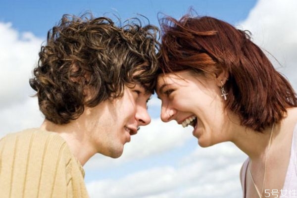 女生在戀愛中需要明白的道理 女生在戀愛時(shí)應(yīng)該知道什么 女生在戀愛中需要明白的道理 女生在戀愛時(shí)應(yīng)該知道什么