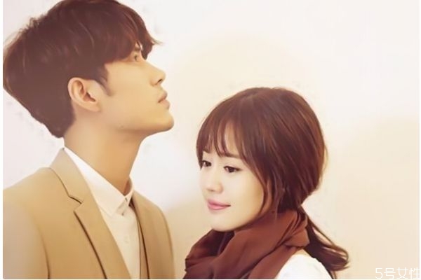 日常關(guān)心問(wèn)候女生的話 真正愛(ài)你的人經(jīng)典語(yǔ)錄 日常關(guān)心問(wèn)候女生的話 真正愛(ài)你的人經(jīng)典語(yǔ)錄