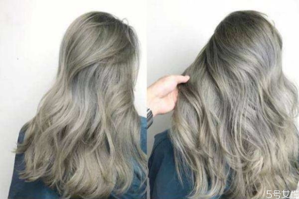 卷發(fā)睡覺時頭發(fā)怎么放 怎樣讓卷發(fā)睡起來不變形 卷發(fā)睡覺時頭發(fā)怎么放 怎樣讓卷發(fā)睡起來不變形