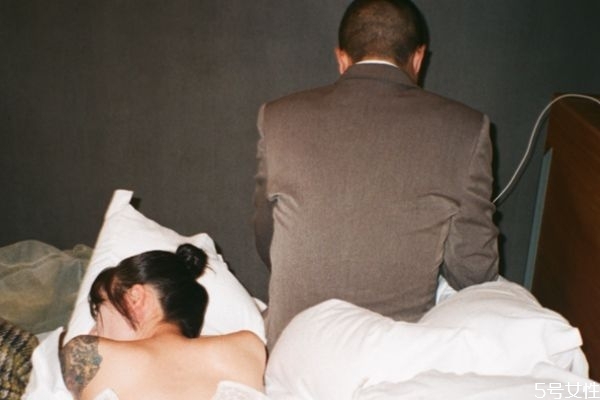 網(wǎng)戀不見(jiàn)面能維持多久 網(wǎng)戀為什么不超過(guò)3個(gè)月