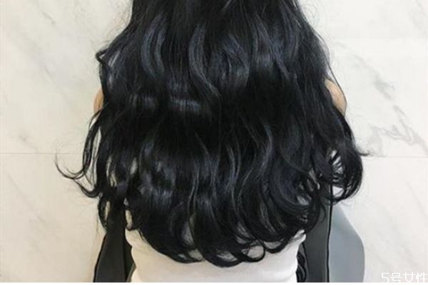 染發(fā)后一周可以燙發(fā)嗎 燙染頭發(fā)的注意事項 染發(fā)后一周可以燙發(fā)嗎 燙染頭發(fā)的注意事項