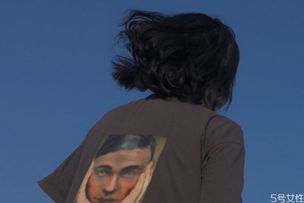 什么方法可以讓頭發(fā)看起來有光澤 怎樣能讓頭發(fā)更有光澤 什么方法可以讓頭發(fā)看起來有光澤 怎樣能讓頭發(fā)更有光澤