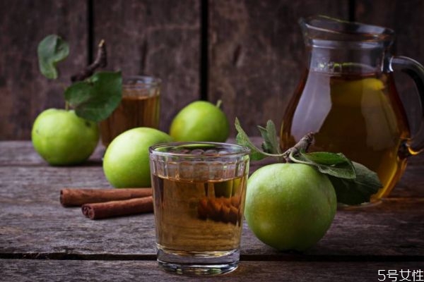 蘋果汁有什么營養(yǎng)價值 喝蘋果汁的好處有什么 蘋果汁有什么營養(yǎng)價值 喝蘋果汁的好處有什么