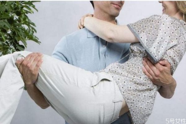 傷過老公的心怎么彌補(bǔ) 傷了老公的心怎樣挽回 傷過老公的心怎么彌補(bǔ) 傷了老公的心怎樣挽回