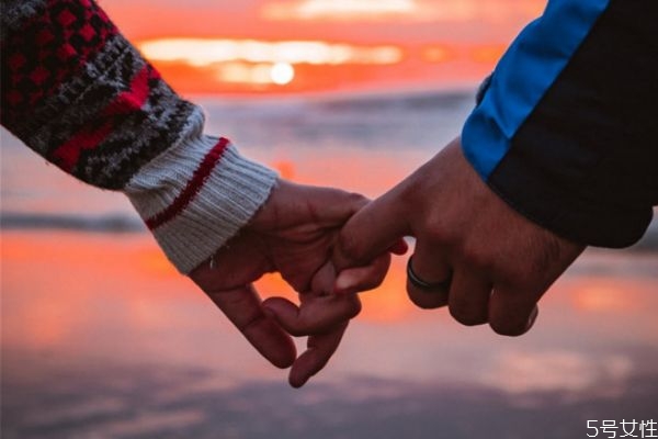 出軌如何修復(fù)夫妻感情 出軌后怎么讓感情更好 出軌如何修復(fù)夫妻感情 出軌后怎么讓感情更好