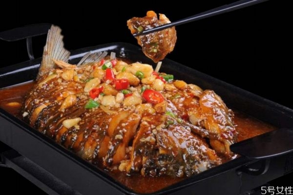 烤魚(yú)的熱量高嗎 烤魚(yú)熟不熟高熱量食物 烤魚(yú)的熱量高嗎 烤魚(yú)熟不熟高熱量食物