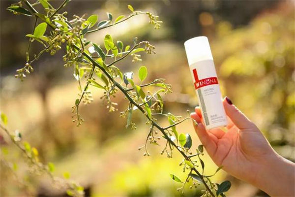 薇諾娜特護霜是乳液還是面霜 薇諾娜特護霜用完還用面霜嗎