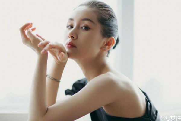 哄女朋友開(kāi)心的話道歉語(yǔ)句 給女朋友道歉的話有什么 哄女朋友開(kāi)心的話道歉語(yǔ)句 給女朋友道歉的話有什么