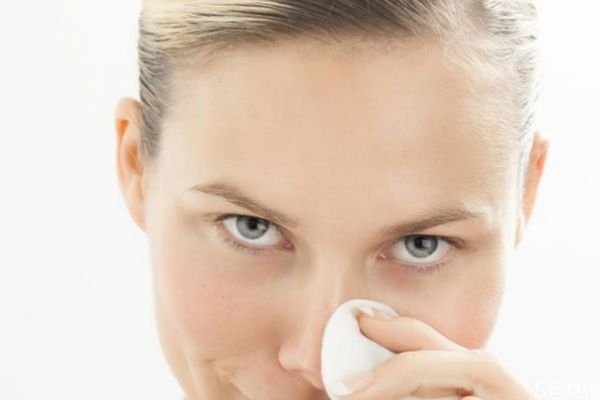 啤酒洗臉有效果嗎 啤酒洗臉可以收縮毛孔嗎 啤酒洗臉有效果嗎 啤酒洗臉可以收縮毛孔嗎