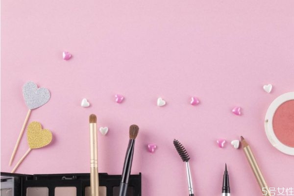 劣質(zhì)化妝品有哪些影響 劣質(zhì)化妝品怎么判斷 劣質(zhì)化妝品有哪些影響 劣質(zhì)化妝品怎么判斷