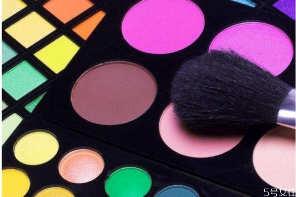 什么是眼影膏 哪些眼影不含鉛 什么是眼影膏 哪些眼影不含鉛