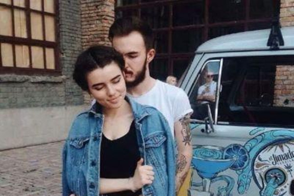 怎樣讓女生牽掛你 讓女生牽掛你的方法 怎樣讓女生牽掛你 讓女生牽掛你的方法