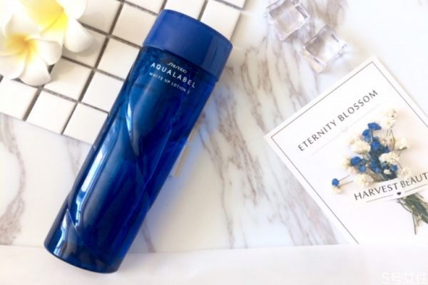 夏季臉上起皮怎么解決 夏季臉上起皮怎么護理 夏季臉上起皮怎么解決 夏季臉上起皮怎么護理