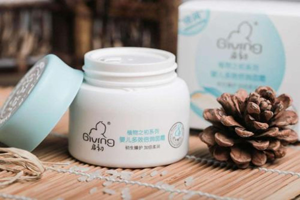 適合夏季用的面霜有哪些 夏季好用的面霜有哪些