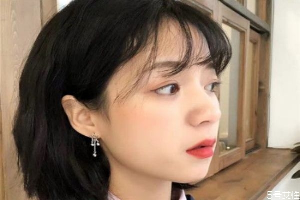 燙頭發(fā)了幾天可以洗頭 燙了頭發(fā)第二天能洗嗎 燙頭發(fā)了幾天可以洗頭 燙了頭發(fā)第二天能洗嗎