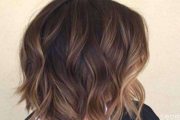 漂染的頭發(fā)多久掉色 漂染的頭發(fā)多久補色 漂染的頭發(fā)多久掉色 漂染的頭發(fā)多久補色