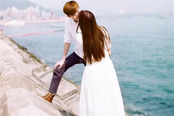 結婚前發(fā)現(xiàn)男友出軌怎么辦 結婚前發(fā)現(xiàn)男朋友出軌能原諒嗎 結婚前發(fā)現(xiàn)男友出軌怎么辦 結婚前發(fā)現(xiàn)男朋友出軌能原諒嗎