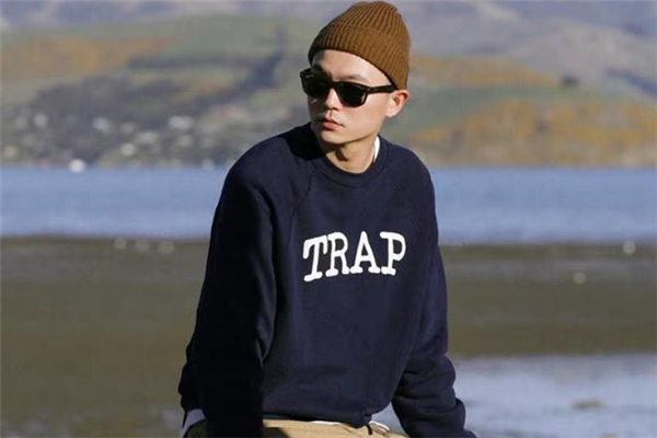 男生秋天穿什么衛(wèi)衣好看 秋季男生衛(wèi)衣穿搭圖片 男生秋天穿什么衛(wèi)衣好看 秋季男生衛(wèi)衣穿搭圖片