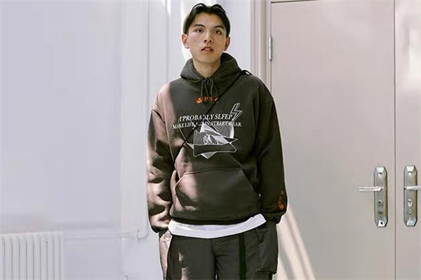 男生秋天穿什么衛(wèi)衣好看 秋季男生衛(wèi)衣穿搭圖片 男生秋天穿什么衛(wèi)衣好看 秋季男生衛(wèi)衣穿搭圖片