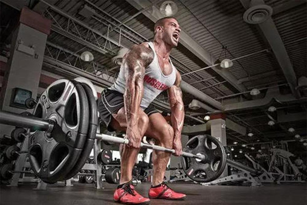 硬拉時(shí)要夾肩胛骨嗎 硬拉時(shí)的正確做法