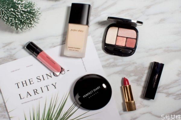 花西子和完美日記哪個(gè)好用 花西子好還是瑪麗黛佳 花西子和完美日記哪個(gè)好用 花西子好還是瑪麗黛佳