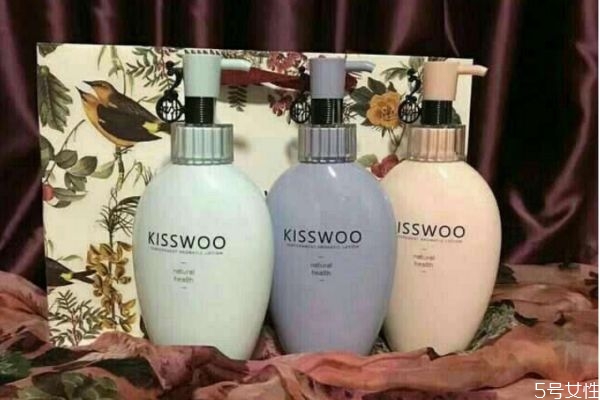 氨基酸沐浴露的功效 氨基酸沐浴露的作用 氨基酸沐浴露的功效 氨基酸沐浴露的作用