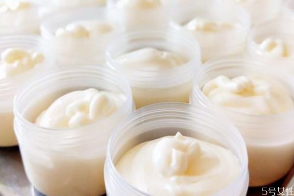 乳木果油有什么功效 乳木果油有什么作用 乳木果油有什么功效 乳木果油有什么作用