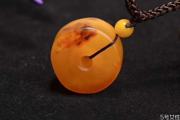 老蜜蠟有什么作用 老蜜蠟有什么功效 老蜜蠟有什么作用 老蜜蠟有什么功效