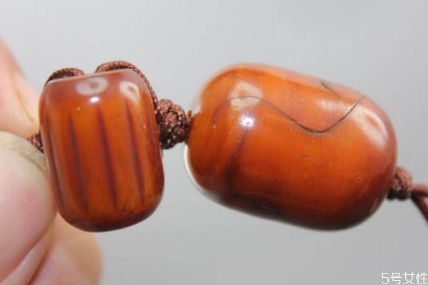 老蜜蠟有什么作用 老蜜蠟有什么功效 老蜜蠟有什么作用 老蜜蠟有什么功效