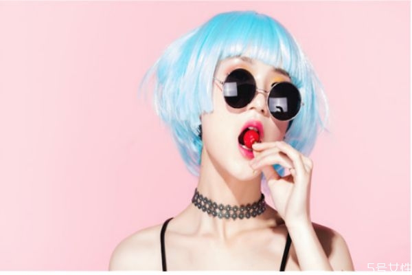 假發(fā)天天戴要多久洗一次 假發(fā)的護(hù)理要點(diǎn) 假發(fā)天天戴要多久洗一次 假發(fā)的護(hù)理要點(diǎn)