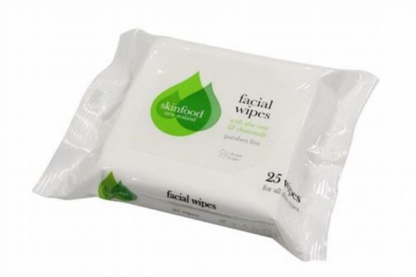 濕巾可以用來卸妝嗎 普通濕巾卸妝可以卸干凈嗎 濕巾可以用來卸妝嗎 普通濕巾卸妝可以卸干凈嗎