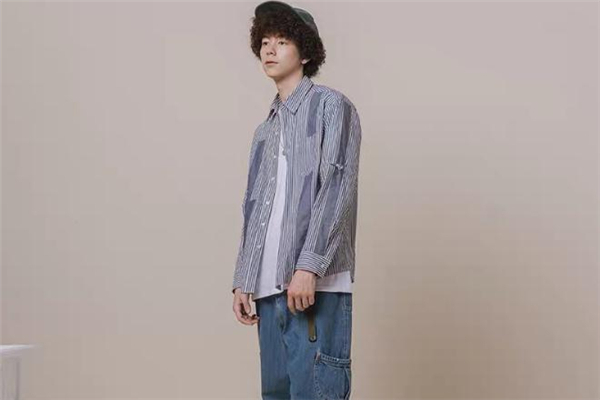 什么樣的襯衫能當(dāng)外套穿 襯衫當(dāng)外套穿怎么搭配 什么樣的襯衫能當(dāng)外套穿 襯衫當(dāng)外套穿怎么搭配