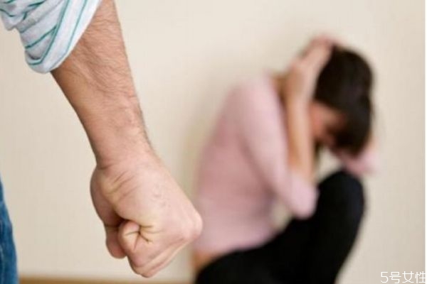 打了老婆怎么哄她回來 打了老婆應該怎么道歉