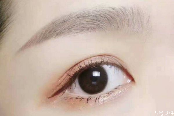 美瞳哪個(gè)顏色不容易看出來 帶什么顏色美瞳好看 美瞳哪個(gè)顏色不容易看出來 帶什么顏色美瞳好看