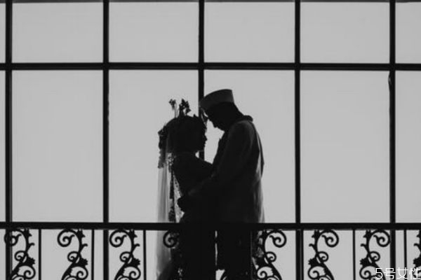 發(fā)現(xiàn)老公已經(jīng)不愛(ài)你了你會(huì)怎么做 老公不愛(ài)你的三大表現(xiàn) 發(fā)現(xiàn)老公已經(jīng)不愛(ài)你了你會(huì)怎么做 老公不愛(ài)你的三大表現(xiàn)