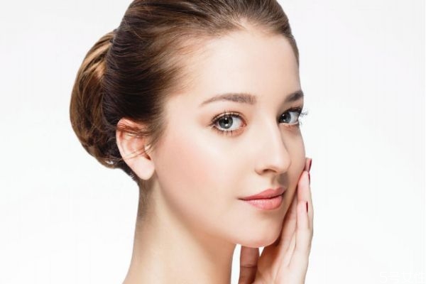 怎么去除嘴角皺紋 去除嘴角皺紋的方法 怎么去除嘴角皺紋 去除嘴角皺紋的方法