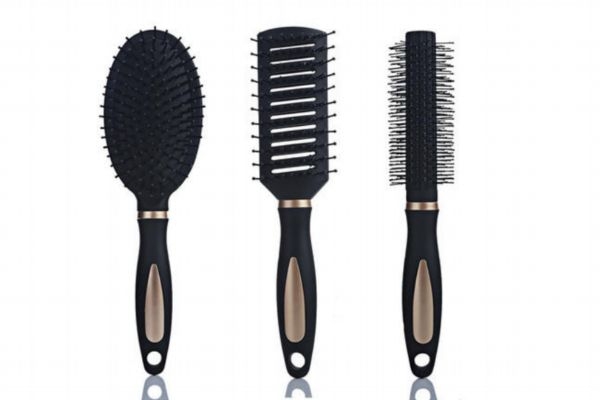 頭發(fā)打薄從發(fā)根打還是發(fā)梢打 頭發(fā)打薄從哪個位置開始打 頭發(fā)打薄從發(fā)根打還是發(fā)梢打 頭發(fā)打薄從哪個位置開始打