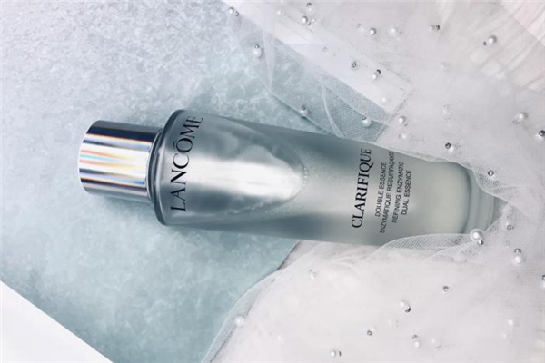 蘭蔻極光水和粉水哪個(gè)好 蘭蔻極光水和粉水可以一起用嗎 蘭蔻極光水和粉水哪個(gè)好 蘭蔻極光水和粉水可以一起用嗎