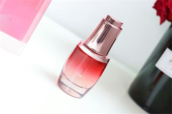 丸美去眼袋眼霜介紹 丸美去眼袋眼霜價(jià)格 丸美去眼袋眼霜介紹 丸美去眼袋眼霜價(jià)格