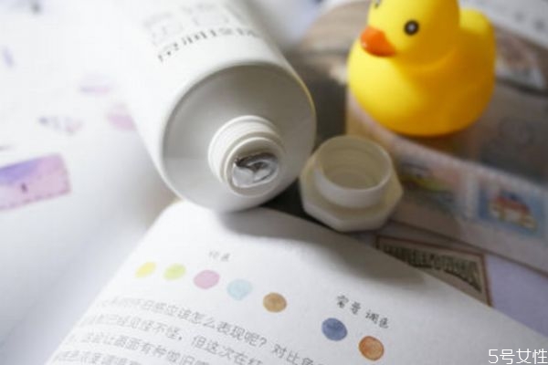 珍珠粉可以搭配什么使用 珍珠粉的搭配方法有什么 珍珠粉可以搭配什么使用 珍珠粉的搭配方法有什么