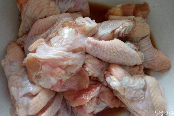 翅根應該怎么清洗 清洗翅根的方法