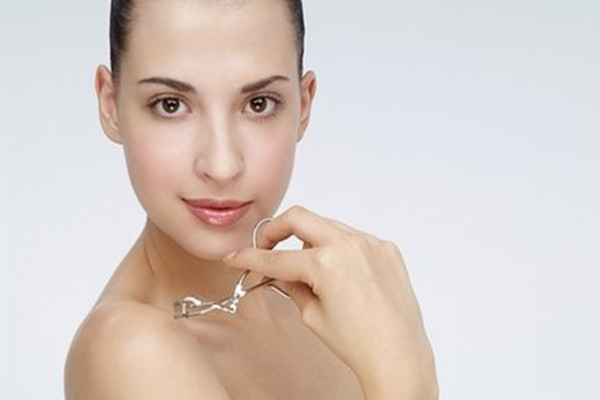 可以美白皮膚的成分有哪些 可以美白皮膚的成分介紹 可以美白皮膚的成分有哪些 可以美白皮膚的成分介紹