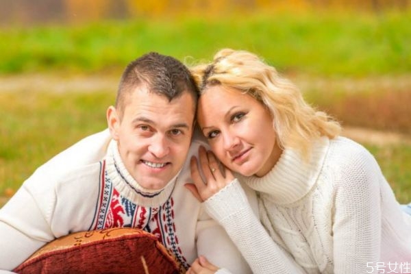 懷疑老公出軌該怎么辦 懷疑老公出軌該怎么做 懷疑老公出軌該怎么辦 懷疑老公出軌該怎么做