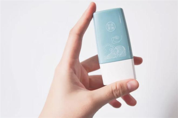 美康粉黛防曬霜需要卸妝嗎 美康粉黛防曬霜是物理防曬嗎 美康粉黛防曬霜需要卸妝嗎 美康粉黛防曬霜是物理防曬嗎